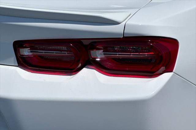 Photo of 2022 Summit White Chevrolet Camaro