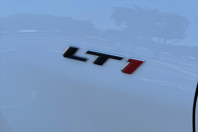 Photo of 2022 Summit White Chevrolet Camaro