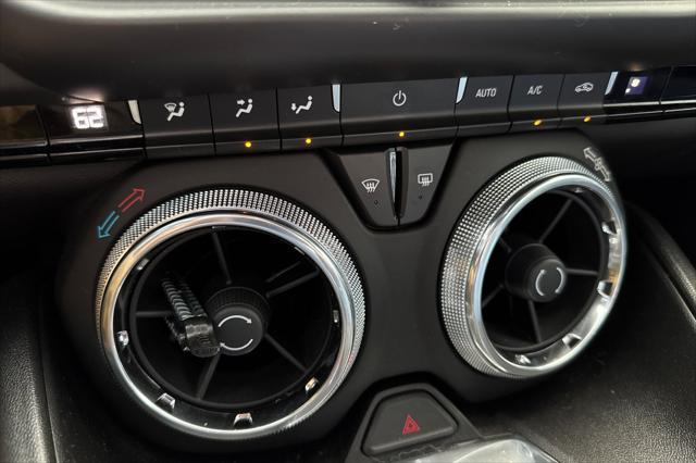 Photo of 2022 Summit White Chevrolet Camaro