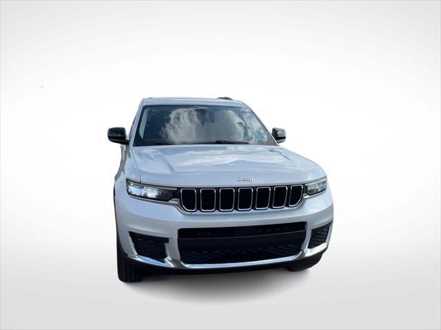 Photo of 2021 Silver Zynith Jeep Grand Cherokee L