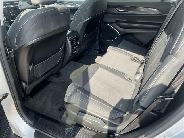 Photo of 2021 Silver Zynith Jeep Grand Cherokee L
