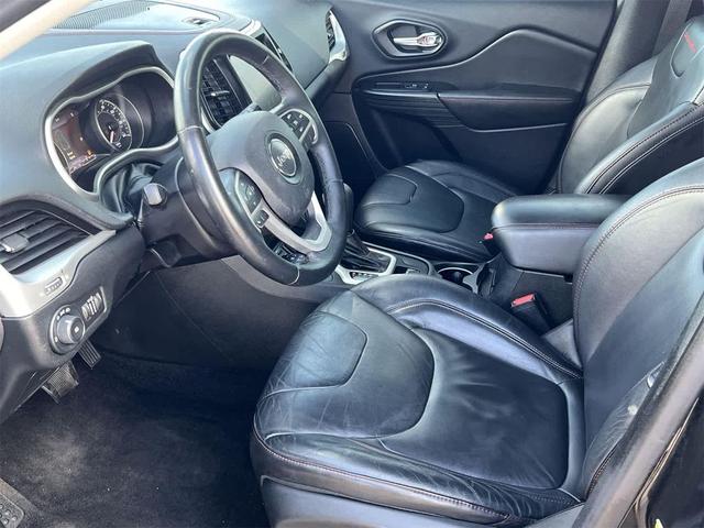 Photo of 2014 Brilliant Black Crystal Pearlcoat Jeep Cherokee
