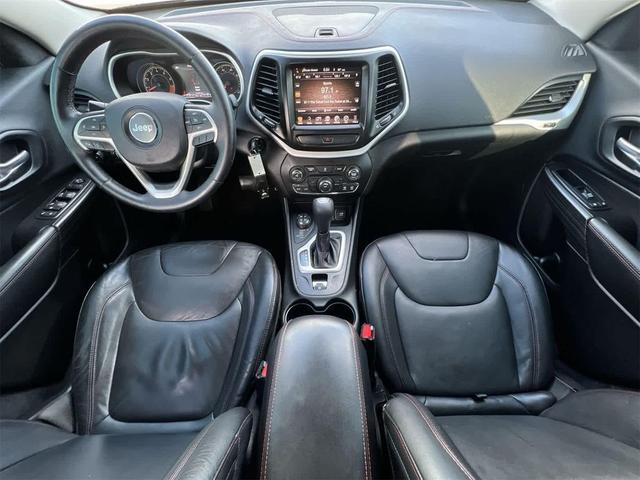 Photo of 2014 Brilliant Black Crystal Pearlcoat Jeep Cherokee