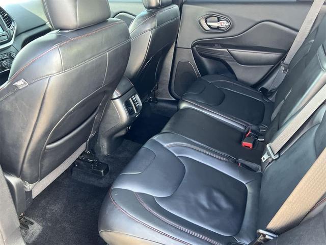 Photo of 2014 Brilliant Black Crystal Pearlcoat Jeep Cherokee