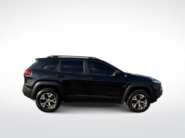 Photo of 2014 Brilliant Black Crystal Pearlcoat Jeep Cherokee