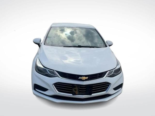Photo of 2019 Summit White Chevrolet Cruze