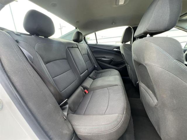 Photo of 2019 Summit White Chevrolet Cruze