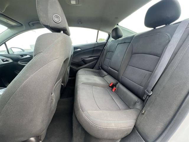 Photo of 2019 Summit White Chevrolet Cruze