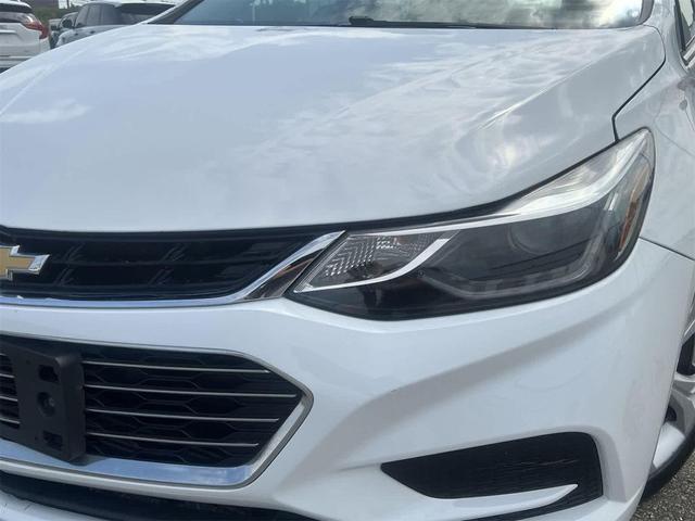 Photo of 2019 Summit White Chevrolet Cruze