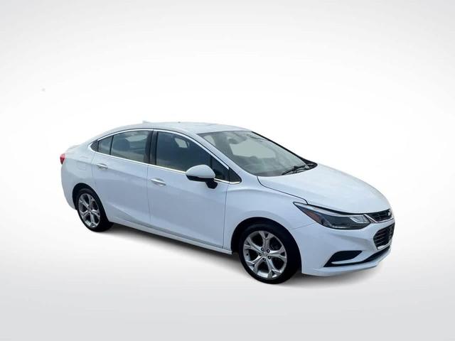 Photo of 2019 Summit White Chevrolet Cruze