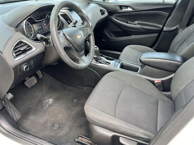 Photo of 2019 Summit White Chevrolet Cruze
