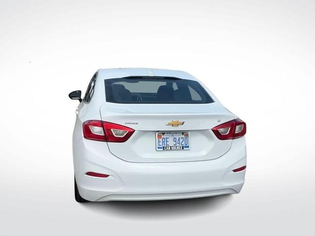 Photo of 2019 Summit White Chevrolet Cruze