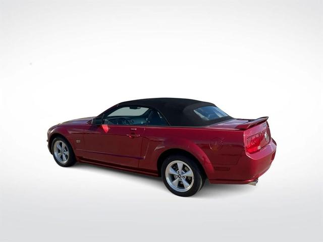 Photo of 2007 Red Ford Mustang