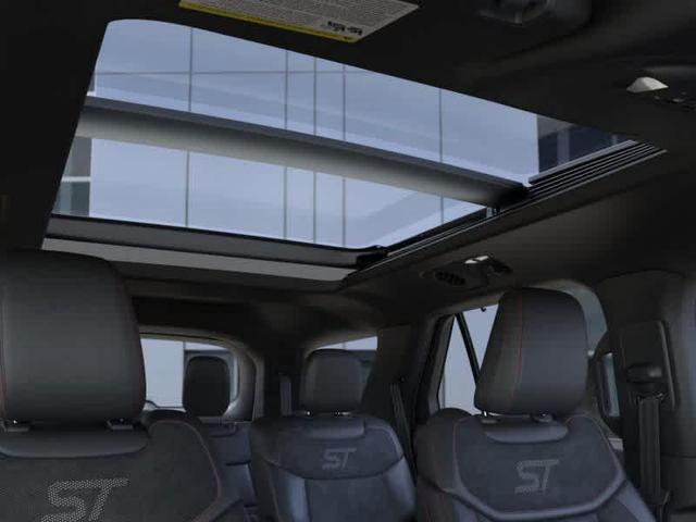 Photo of 2025 Star White Metallic Tri-Coat Ford Explorer