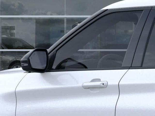Photo of 2025 Star White Metallic Tri-Coat Ford Explorer