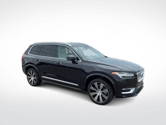 Photo of 2022 Onyx Black Metallic Volvo XC90