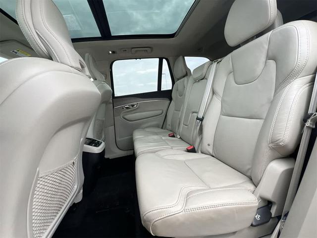 Photo of 2022 Onyx Black Metallic Volvo XC90