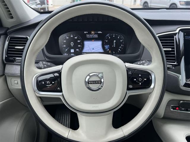 Photo of 2022 Onyx Black Metallic Volvo XC90