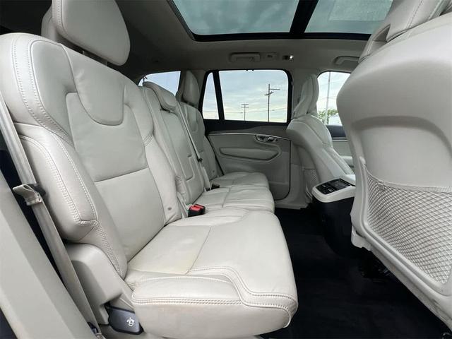 Photo of 2022 Onyx Black Metallic Volvo XC90