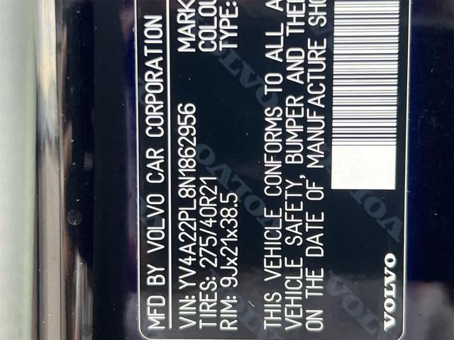 Photo of 2022 Onyx Black Metallic Volvo XC90