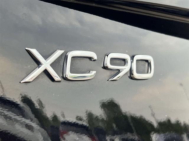 Photo of 2022 Onyx Black Metallic Volvo XC90