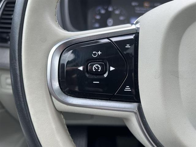 Photo of 2022 Onyx Black Metallic Volvo XC90