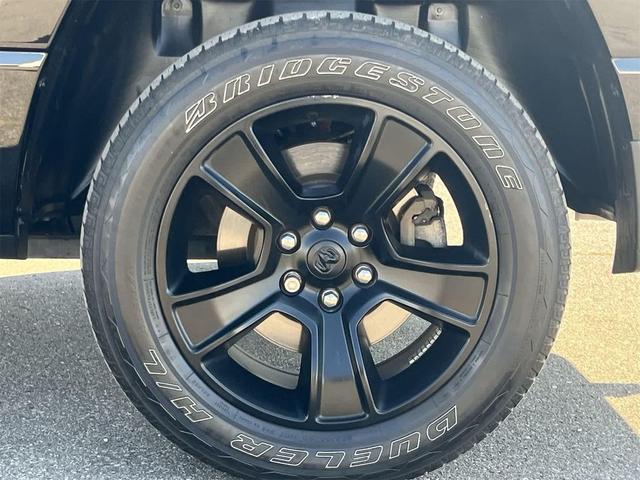 Photo of 2021 Diamond Black Crystal Pearlcoat RAM 1500