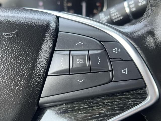 Photo of 2023 Stellar Black Metallic Cadillac XT5