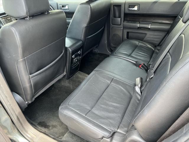 Photo of 2015 Guard Metallic Ford Flex