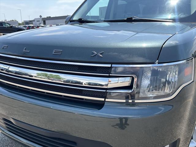 Photo of 2015 Guard Metallic Ford Flex