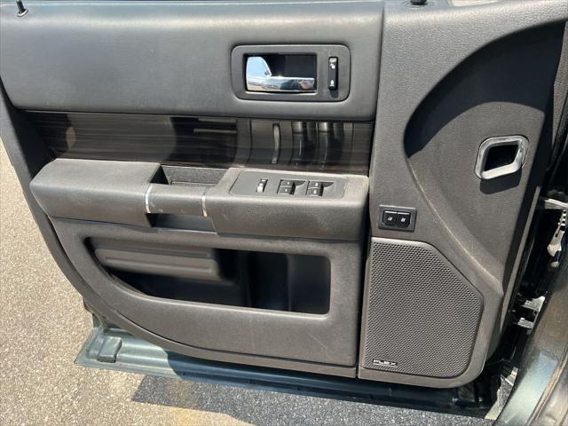 Photo of 2015 Guard Metallic Ford Flex