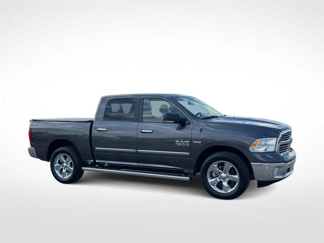 Photo of 2016 Brilliant Black Crystal Pearlcoat RAM 1500