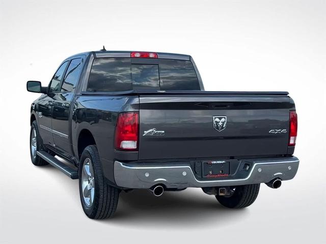 Photo of 2016 Brilliant Black Crystal Pearlcoat RAM 1500