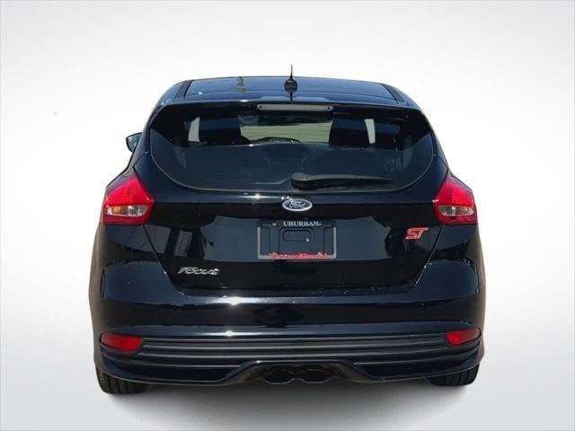 Photo of 2016 Shadow Black Ford Focus ST