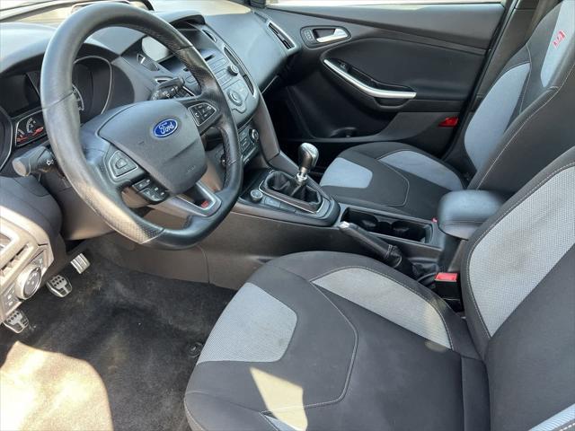 Photo of 2016 Shadow Black Ford Focus ST