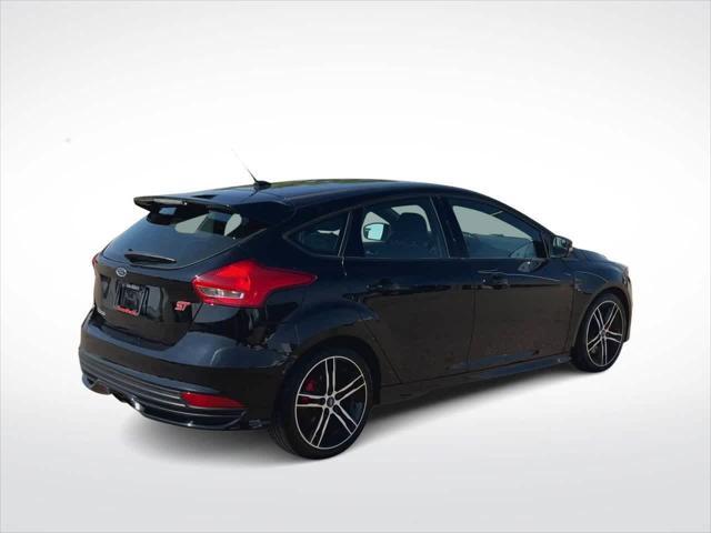 Photo of 2016 Shadow Black Ford Focus ST