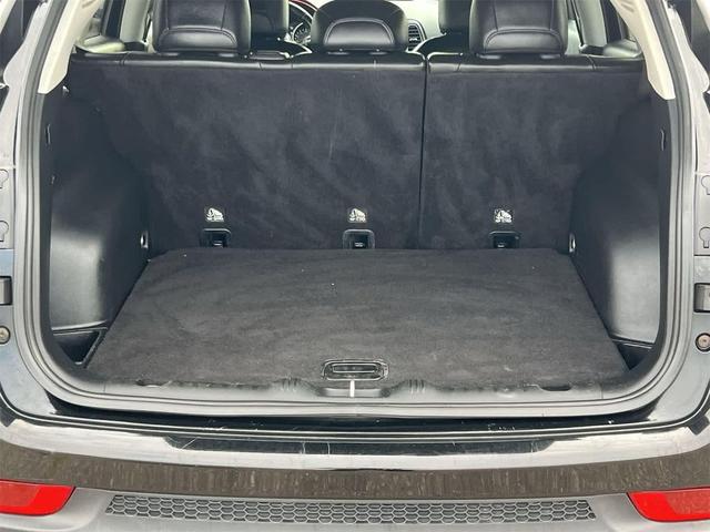 Photo of 2020 Diamond Black Crystal Pearlcoat Jeep Compass