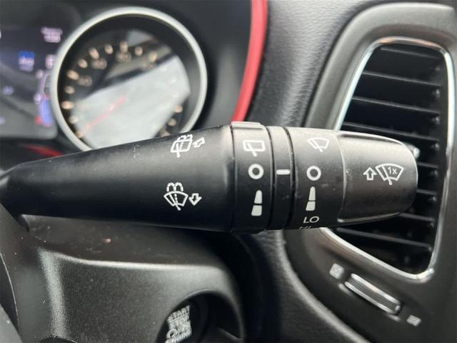 Photo of 2020 Diamond Black Crystal Pearlcoat Jeep Compass