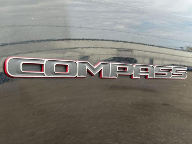 Photo of 2020 Diamond Black Crystal Pearlcoat Jeep Compass