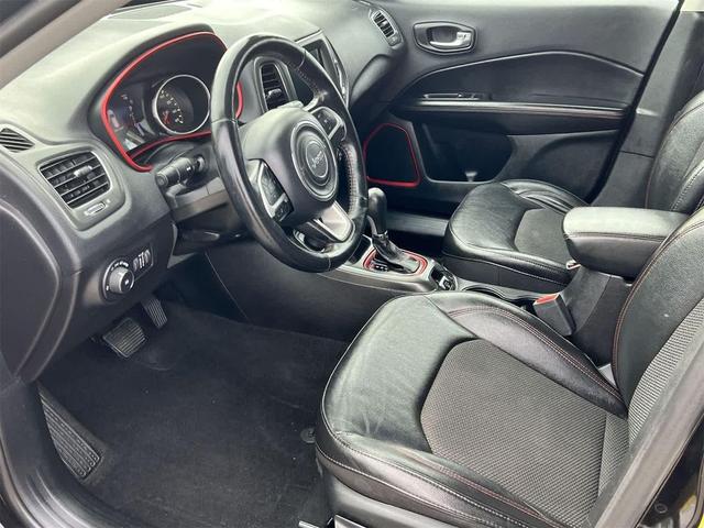 Photo of 2020 Diamond Black Crystal Pearlcoat Jeep Compass