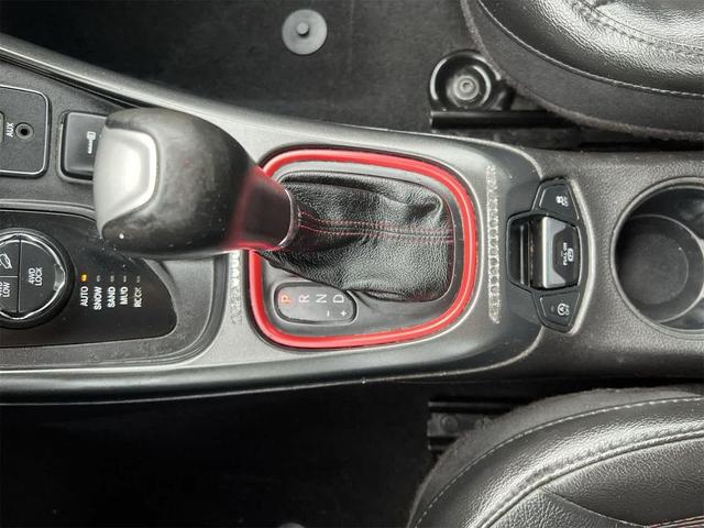 Photo of 2020 Diamond Black Crystal Pearlcoat Jeep Compass