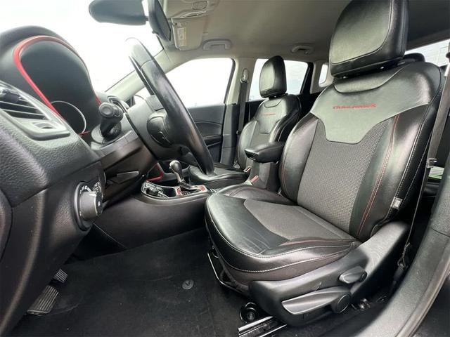 Photo of 2020 Diamond Black Crystal Pearlcoat Jeep Compass