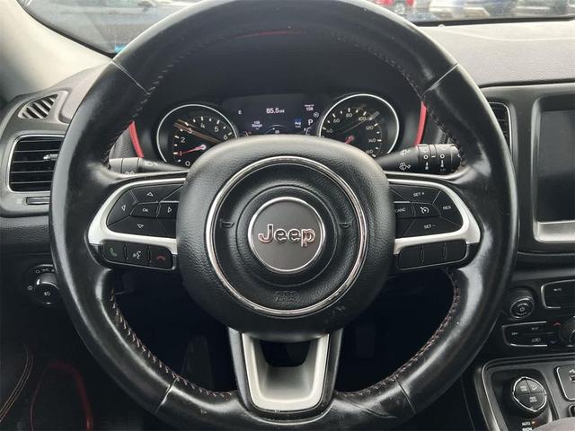 Photo of 2020 Diamond Black Crystal Pearlcoat Jeep Compass