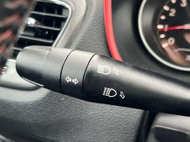 Photo of 2020 Diamond Black Crystal Pearlcoat Jeep Compass