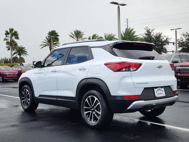 Photo of 2024 Summit White Chevrolet Trailblazer