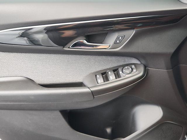 Photo of 2024 Summit White Chevrolet Trailblazer