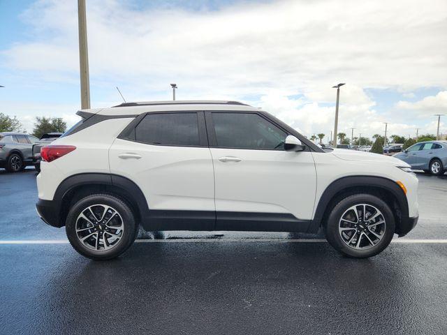 Photo of 2024 Summit White Chevrolet Trailblazer
