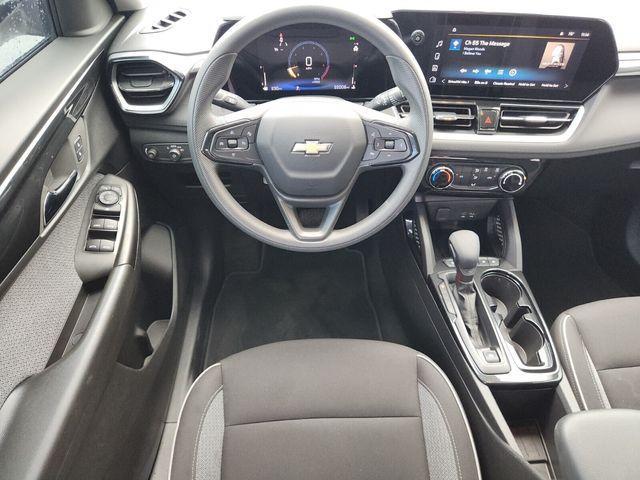 Photo of 2024 Summit White Chevrolet Trailblazer