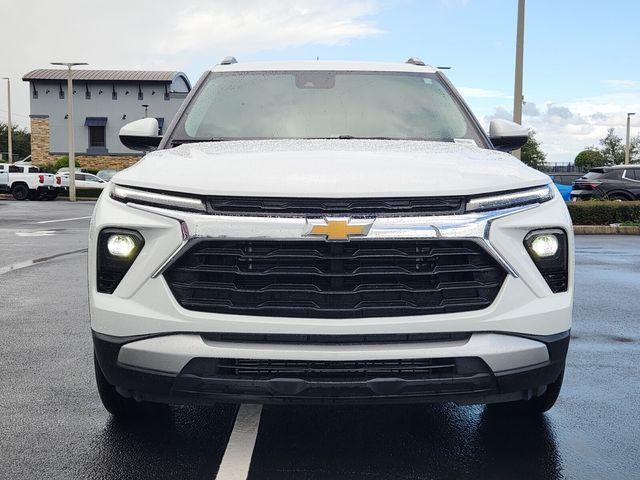 Photo of 2024 Summit White Chevrolet Trailblazer