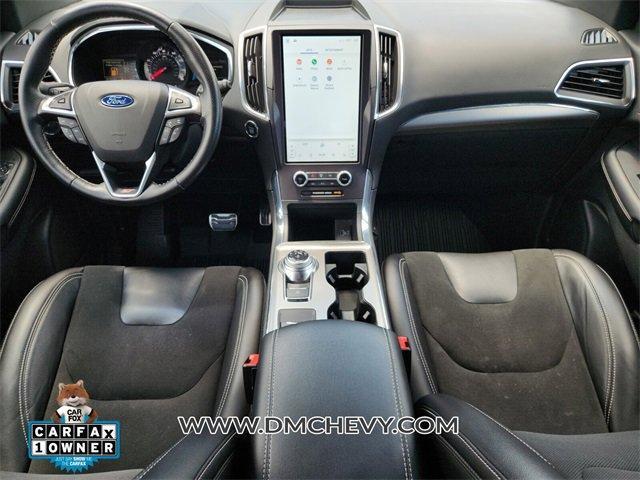 Photo of 2021 White Ford Edge